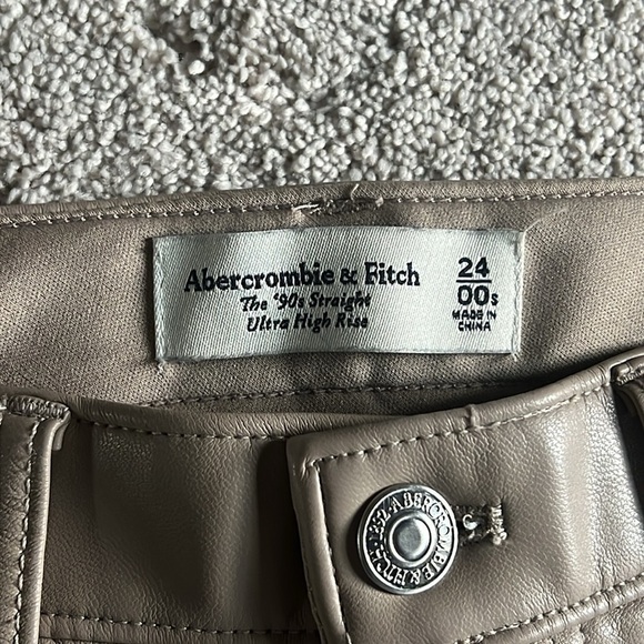 Size 24/00 short tan Curve Love Vegan Leather 90s Straight Pant Ultra High Rise - Picture 7 of 7